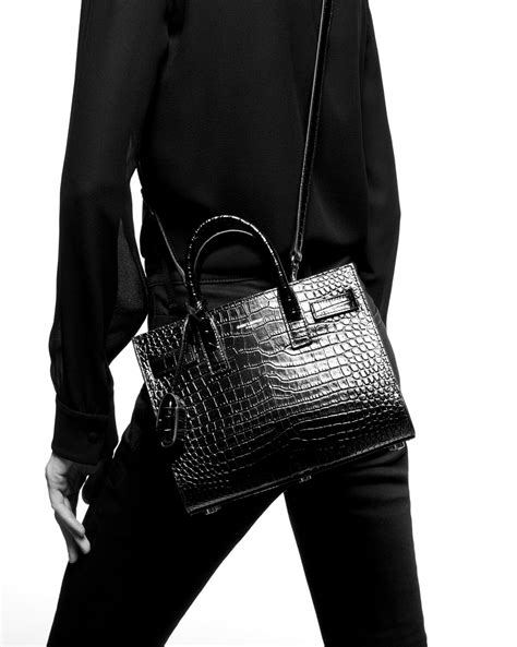 sac yves saint laurent croco rouge|SAC DE JOUR EN CUIR EMBOSSÉ CROCODILE .